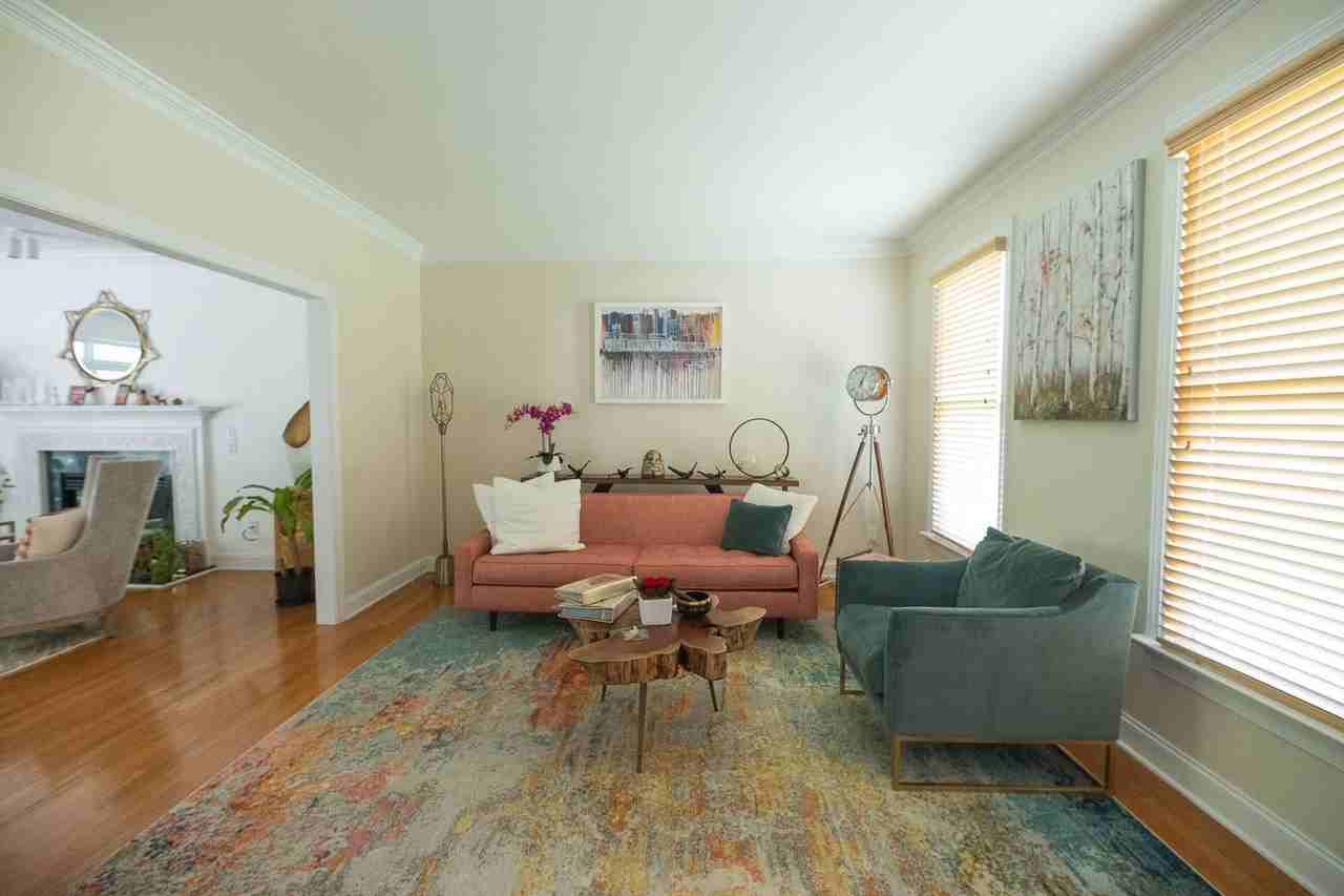 6110 Chalet Dr - Photo 5 of 50