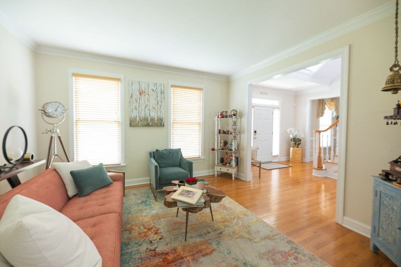 6110 Chalet Dr - Photo 6 of 50