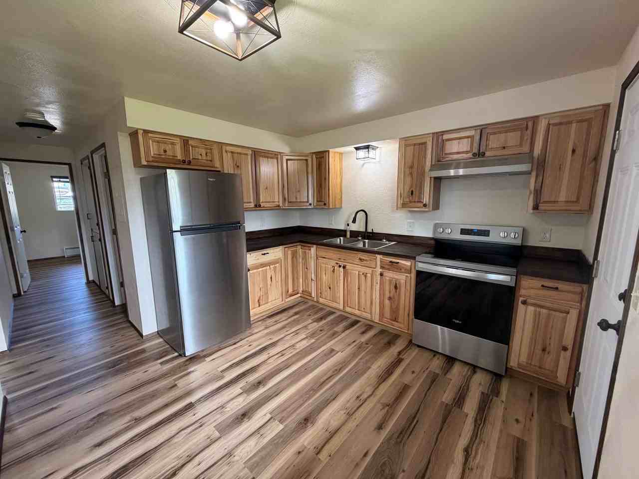 200 14th Ave Se - Photo 6 of 11