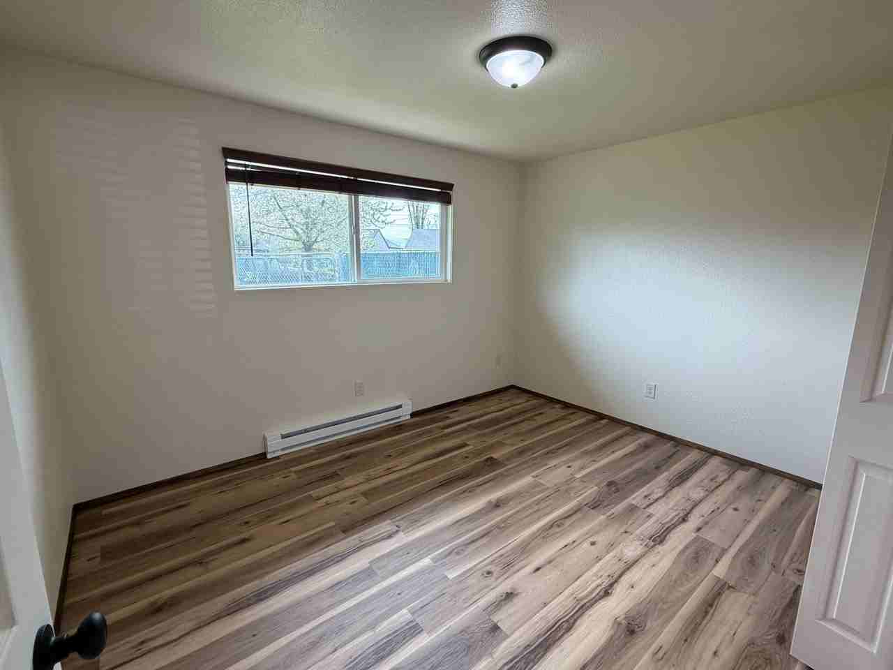 204 14th Ave Se - Photo 6 of 10