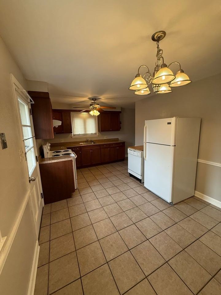 5111 Allen Dr - Photo 3 of 13