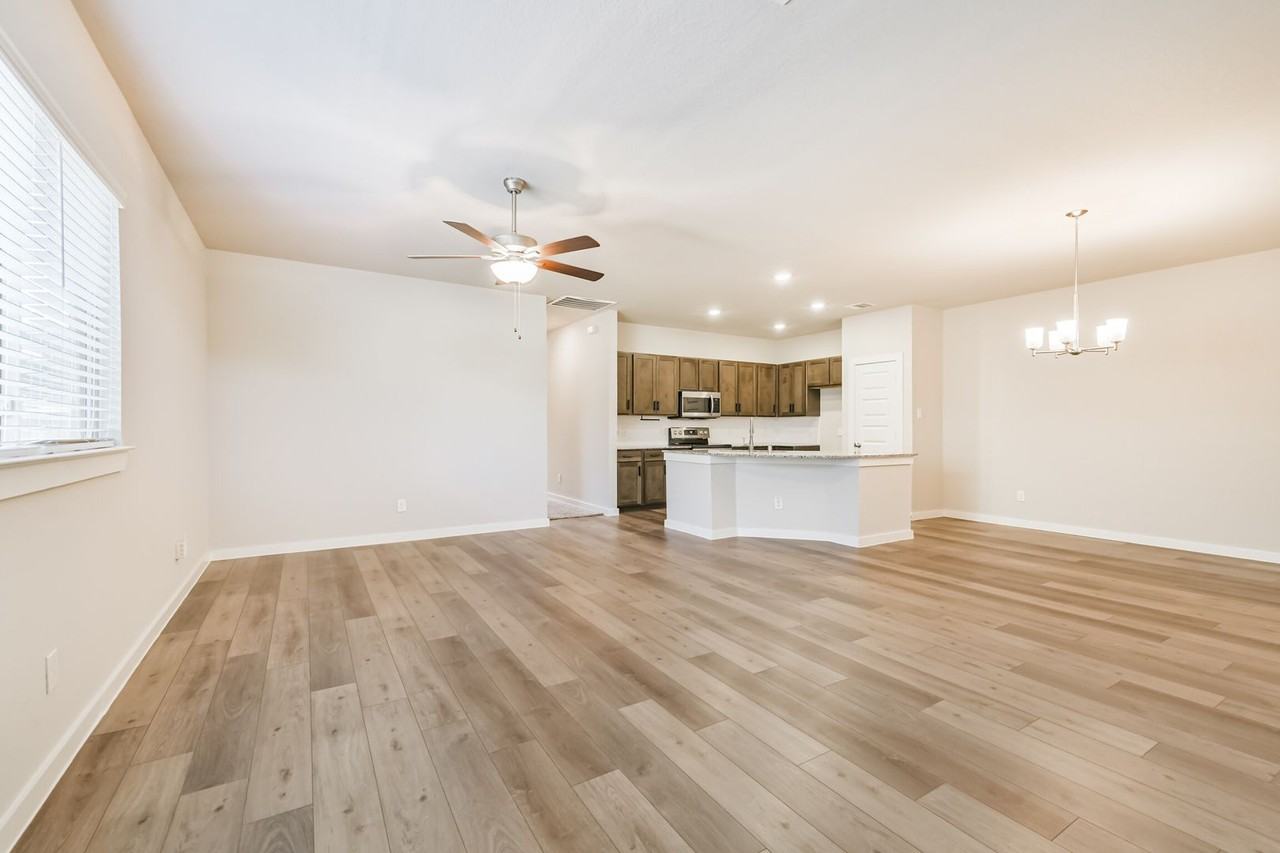 25109 Pacific Wren Dr - Photo 3 of 31