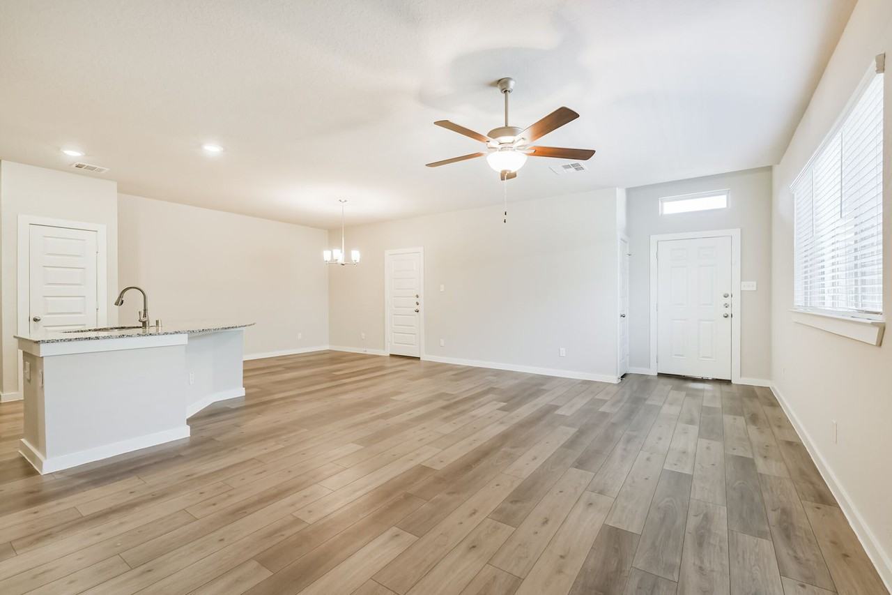 25109 Pacific Wren Dr - Photo 2 of 31