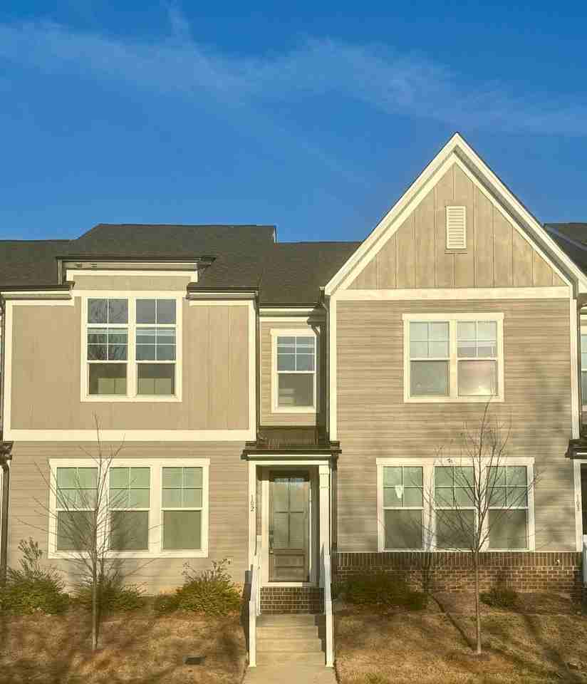 137 Carriage Club Dr