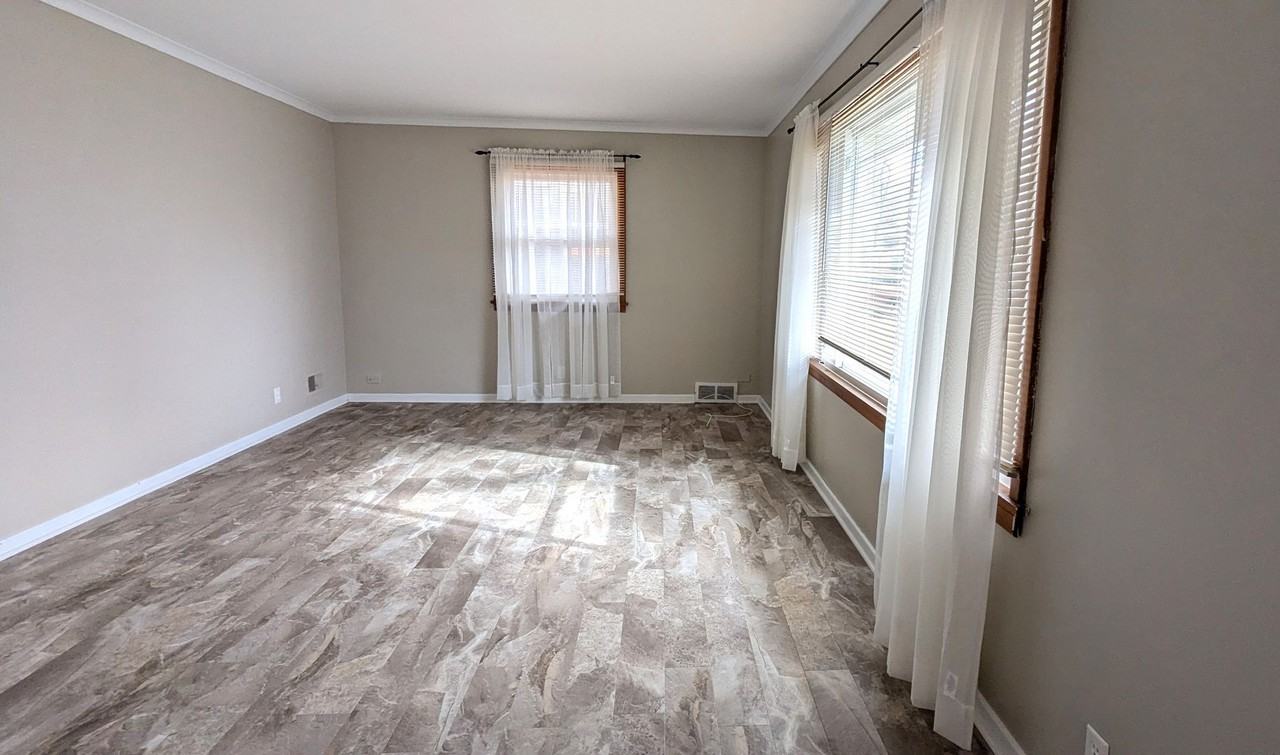 614 E Sunset Dr - Photo 3 of 13