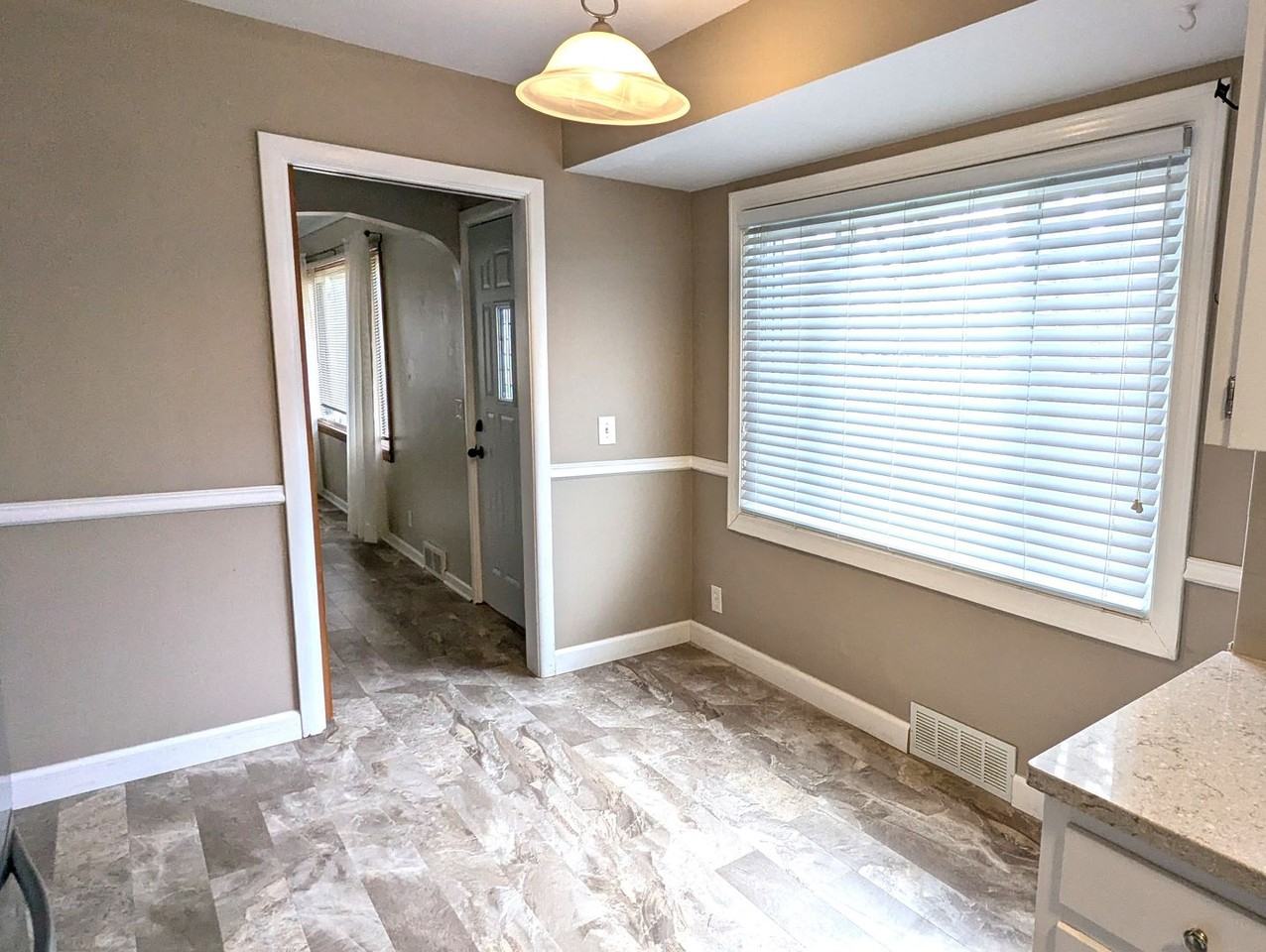 614 E Sunset Dr - Photo 6 of 13