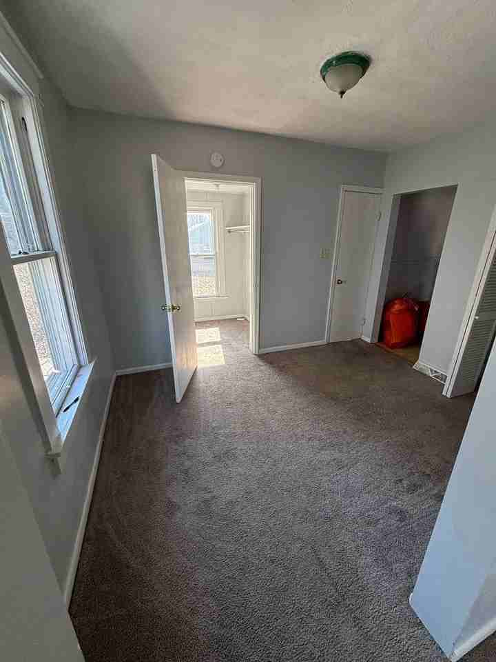 620 E Reynolds St - Photo 2 of 4