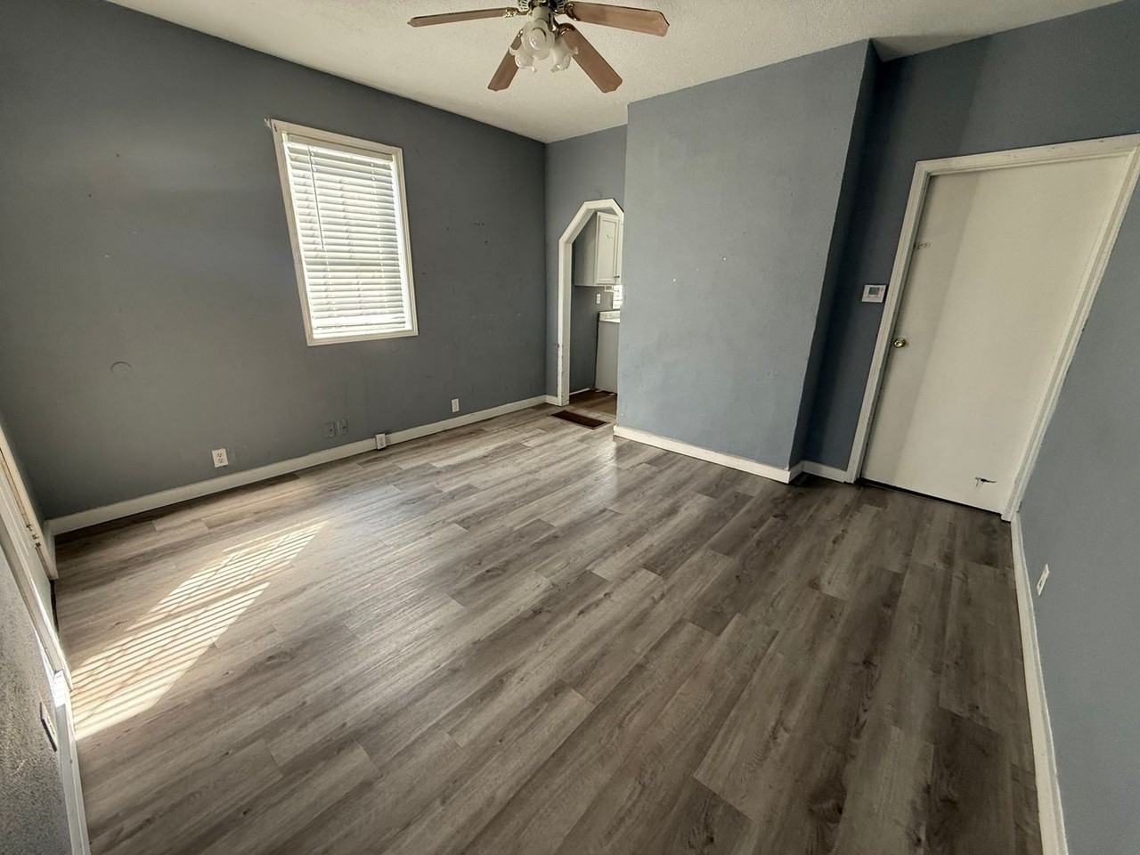 411 S Yale Ave - Photo 3 of 6