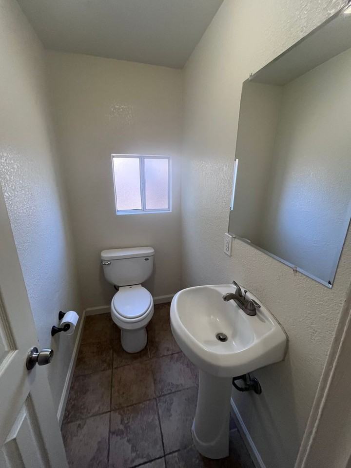 5333 North Pkwy - Photo 5 of 11