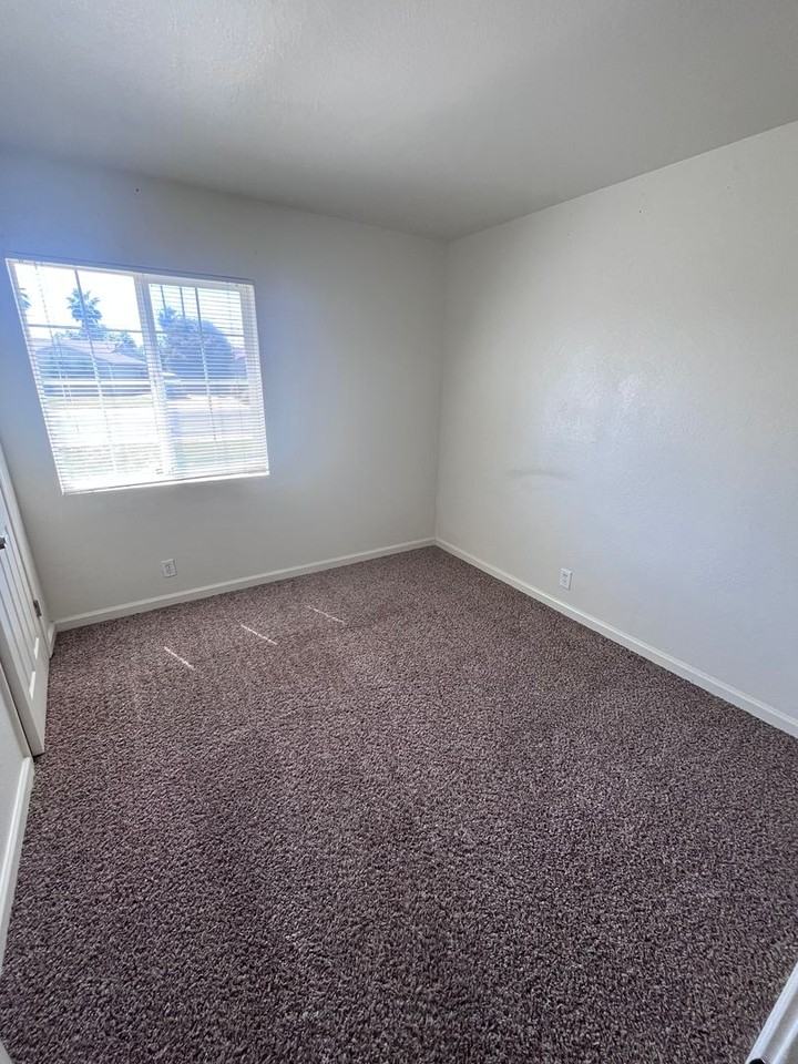 5333 North Pkwy - Photo 6 of 11