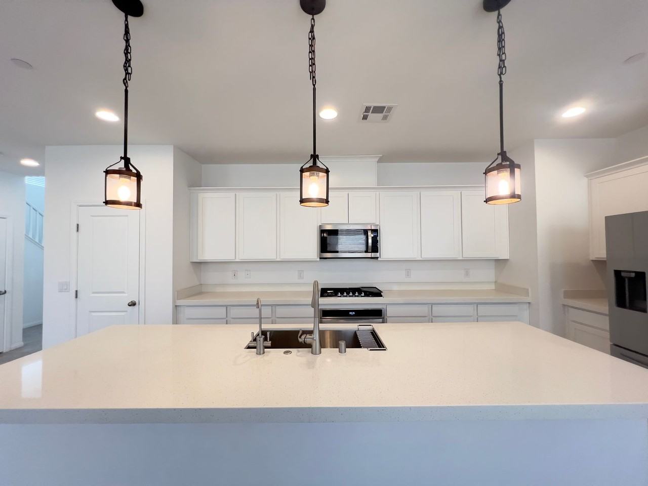 10384 Sadie Blake Ave - Photo 3 of 33