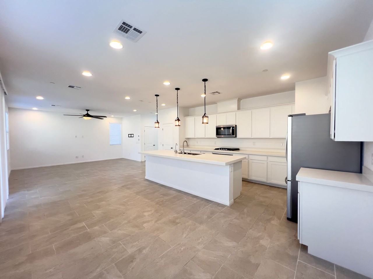 10384 Sadie Blake Ave - Photo 7 of 33