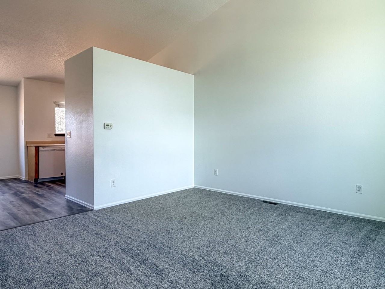 2931 W Rowland Ave - Photo 5 of 40