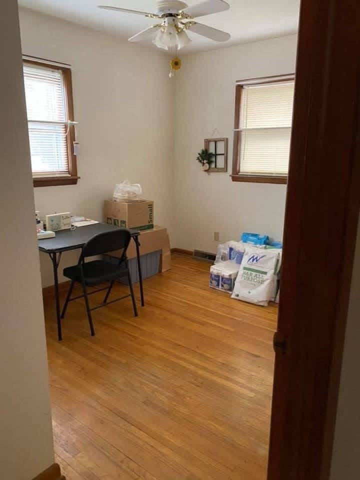 610 Elaine St - Photo 5 of 9