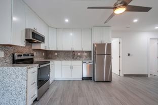 La Paz Apartment I Renovated 3 Bedroom Apartment in Vista! - Photo 1 of 1