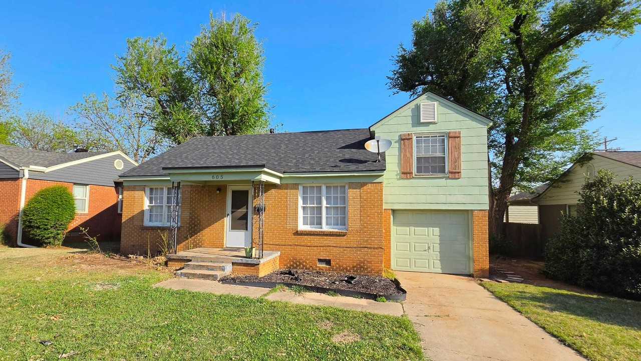 605 Nw 50th St - Photo 2 of 24