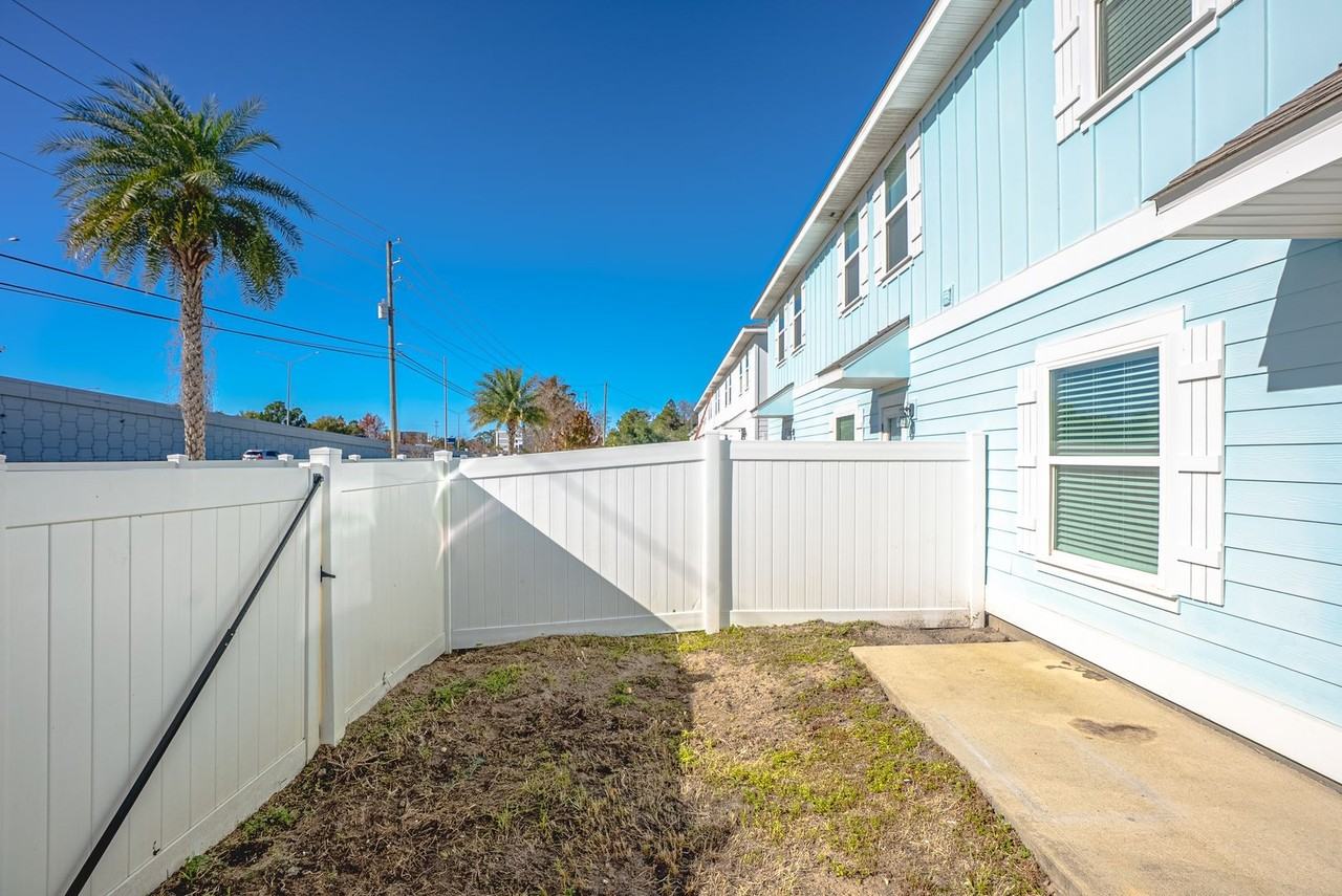 7472 Shadow Lake Dr - Photo 6 of 40