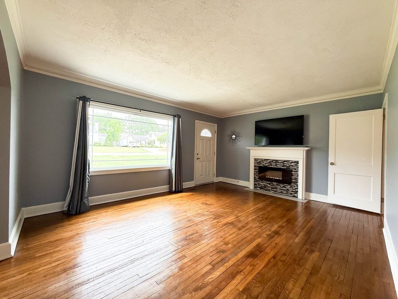 2515 Camille Dr - Photo 4 of 20