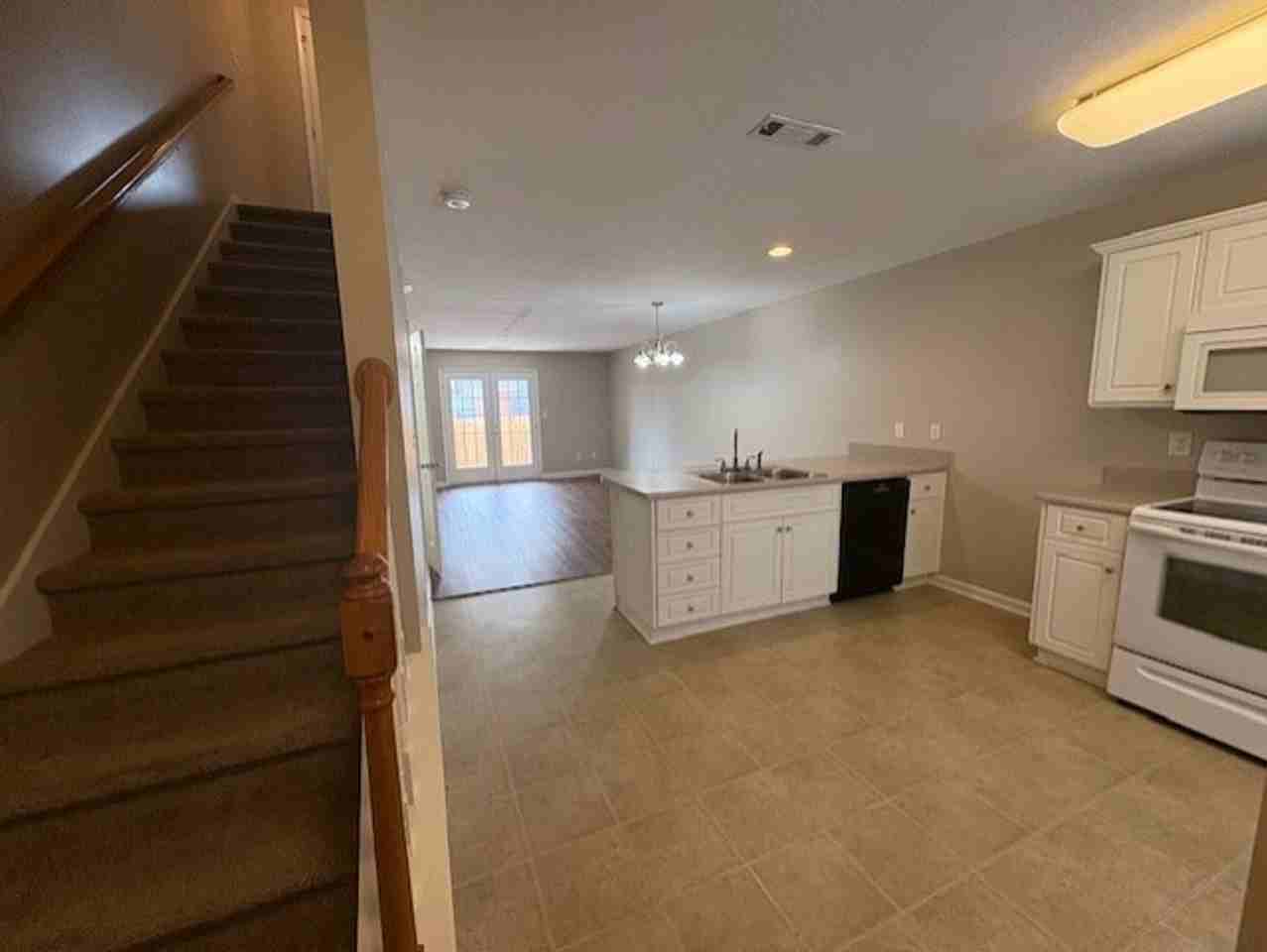 1015 Micah Trce - Photo 2 of 15