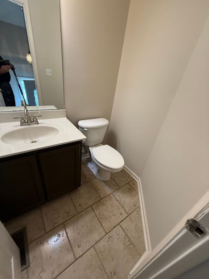 402 Platt Dr - Photo 2 of 10