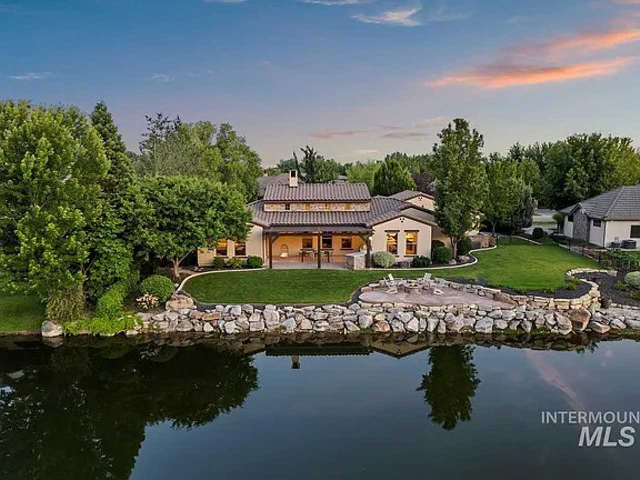 966 W Watersford Dr - Photo 4 of 50