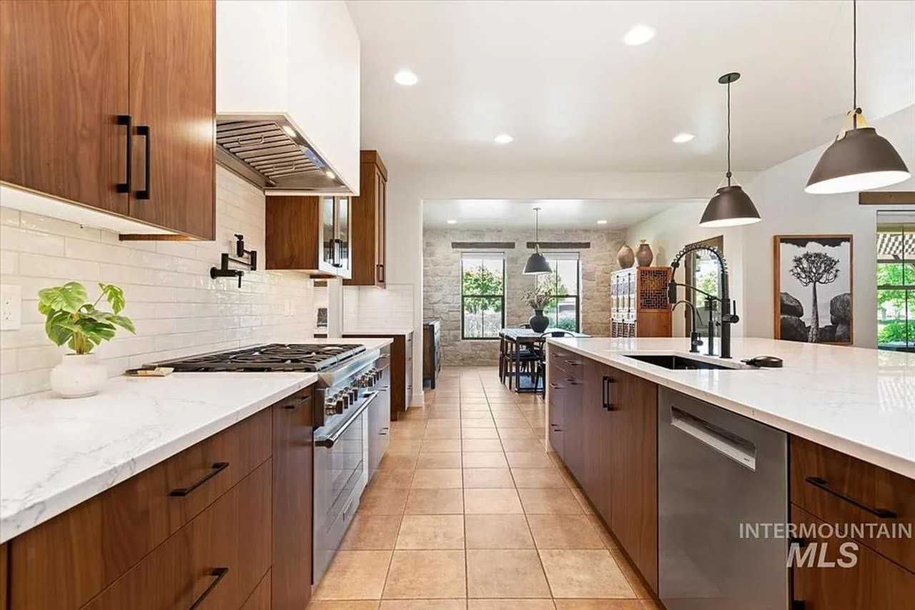 966 W Watersford Dr - Photo 7 of 50