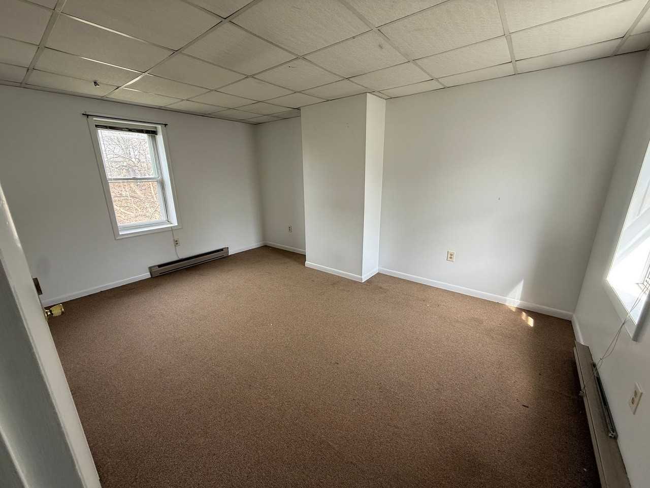 429 E King St - Photo 2 of 11