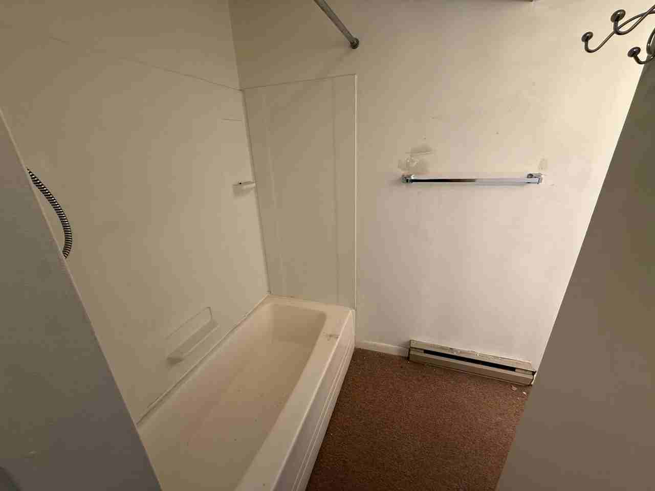 429 E King St - Photo 5 of 11