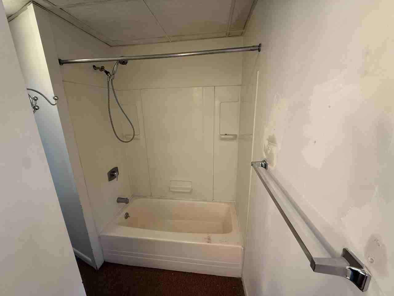 429 E King St - Photo 6 of 11