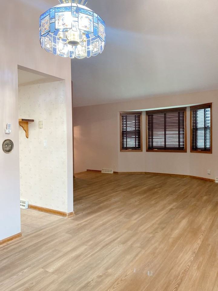 2103 Morrie Dr - Photo 5 of 48