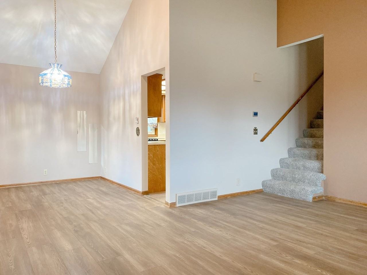 2103 Morrie Dr - Photo 7 of 48