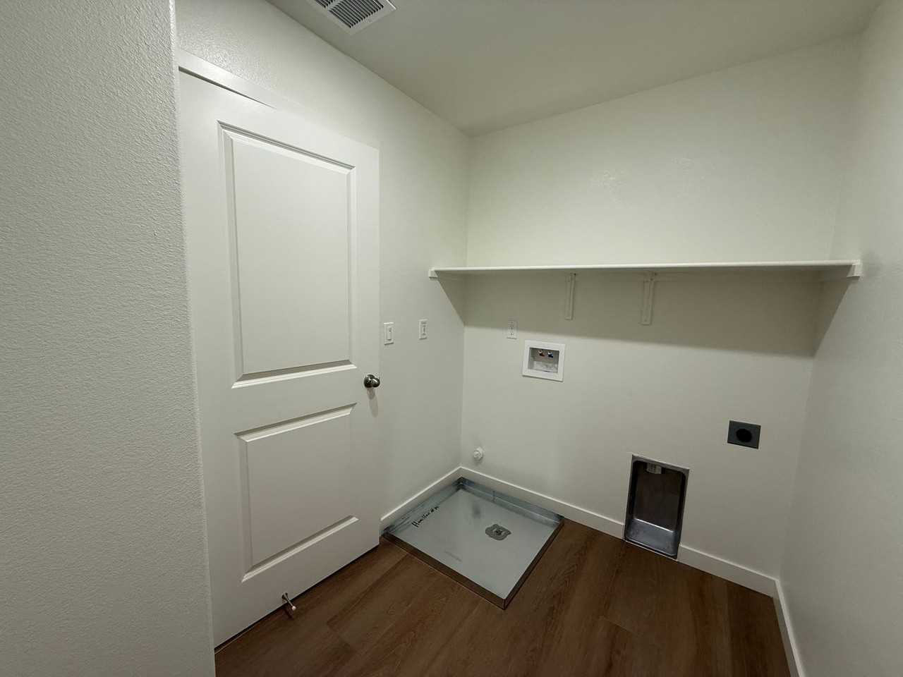 8821 J Sheehan St - Photo 7 of 20