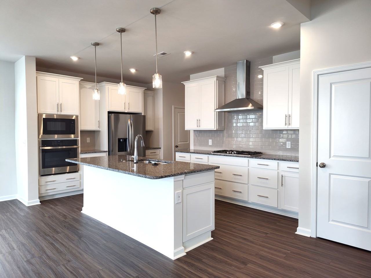 8823 Arrington Hall Dr - Photo 3 of 31