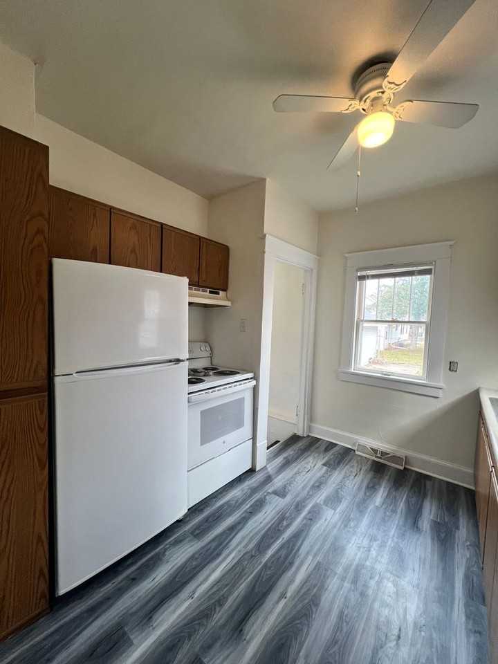 844 Frederick St - Photo 2 of 19