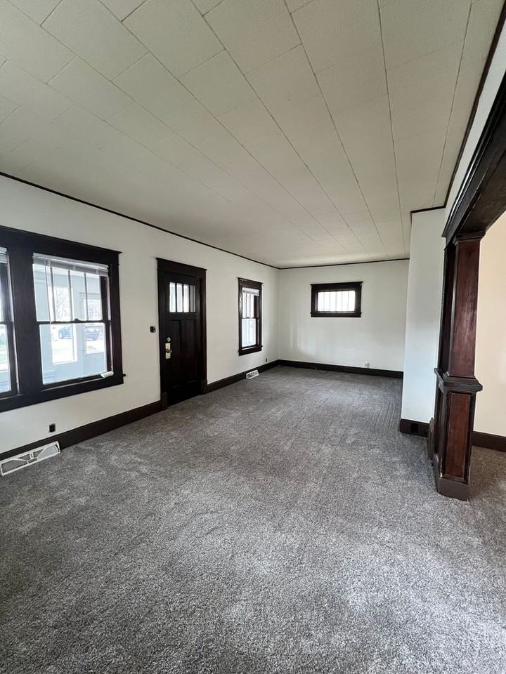 844 Frederick St - Photo 5 of 19