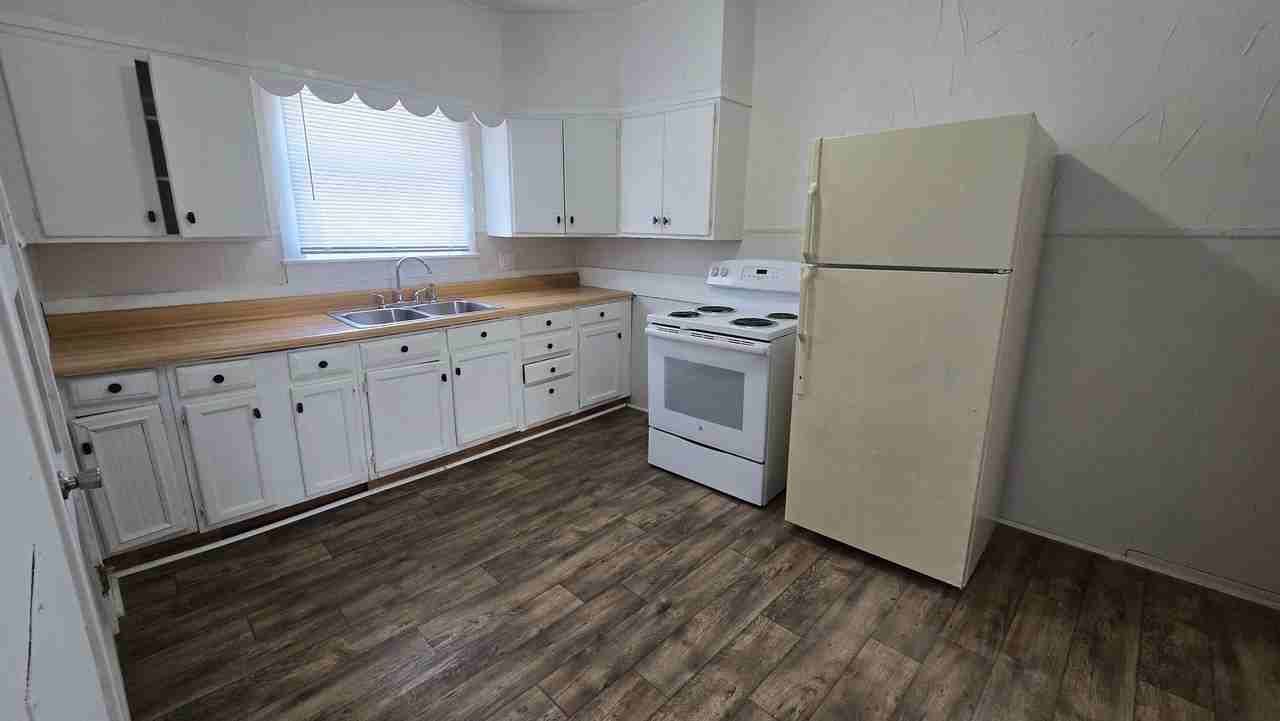 711 W Centennial Ave - Photo 3 of 19