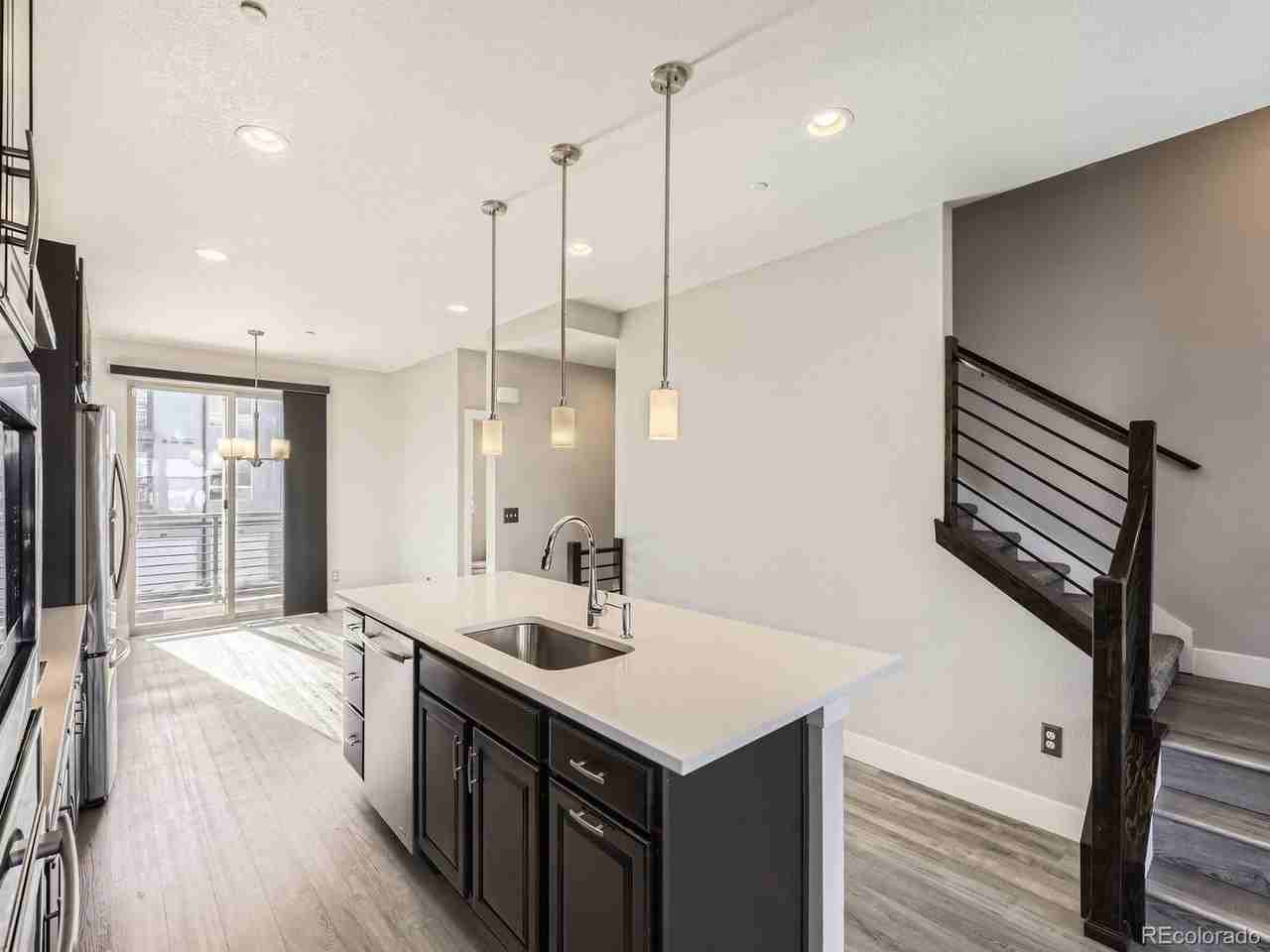 8642 E 47th Ave - Photo 5 of 28