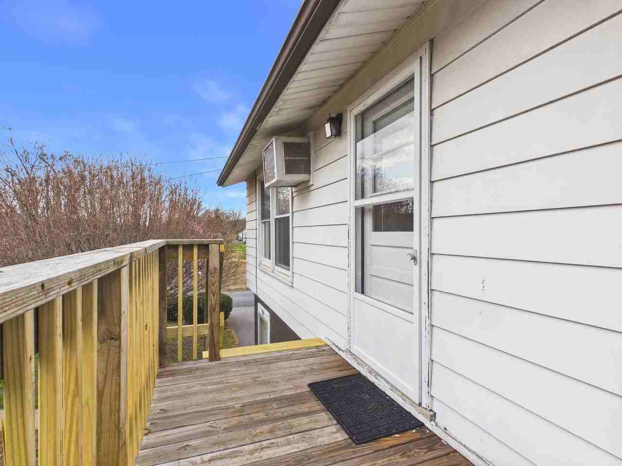 904 Mount Pleasant Rd - Photo 2 of 16