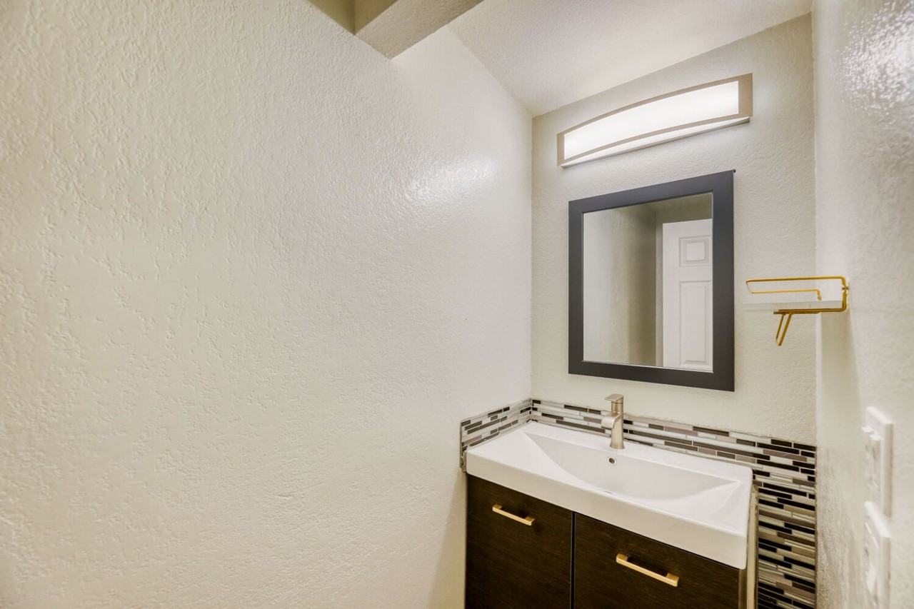 14131 Admiralty Way #B - Photo 6 of 11