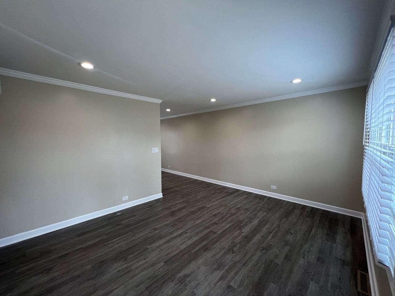 206 Raupp Blvd - Photo 3 of 43