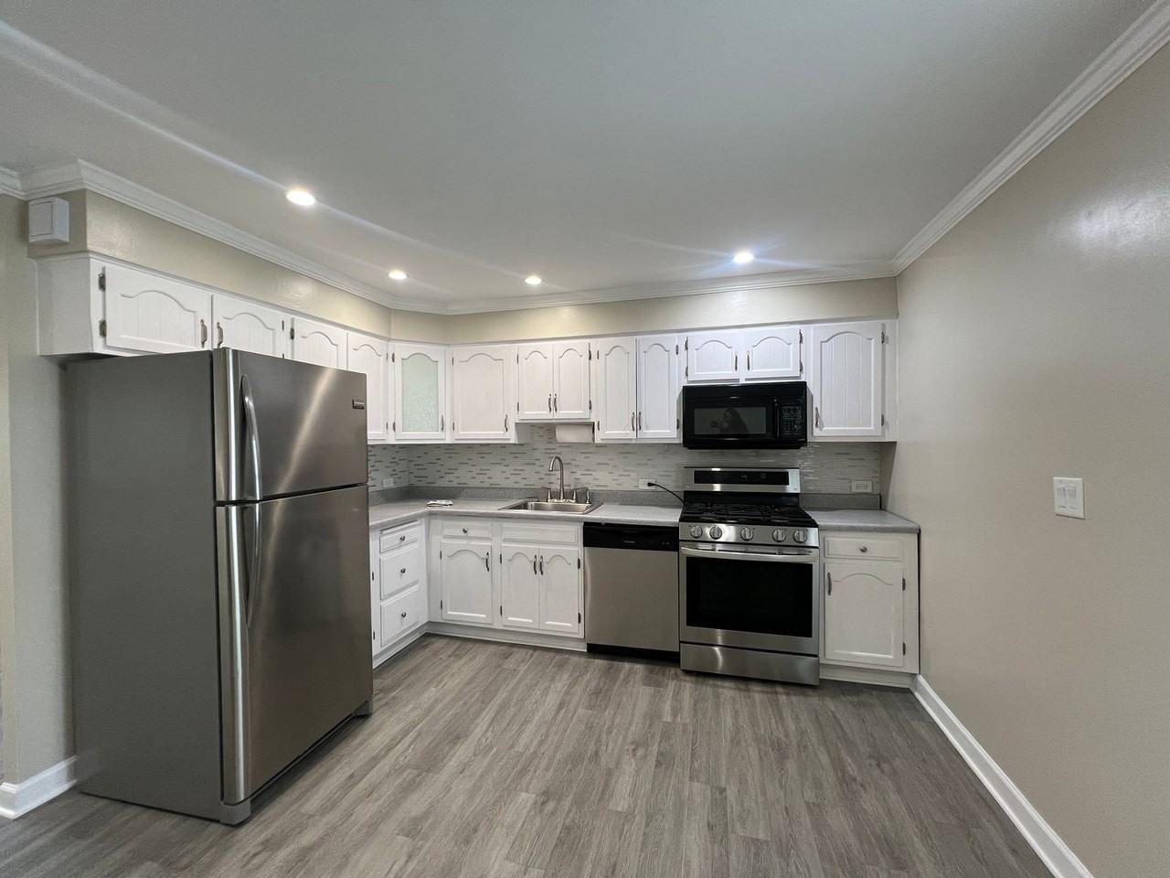 206 Raupp Blvd - Photo 5 of 43