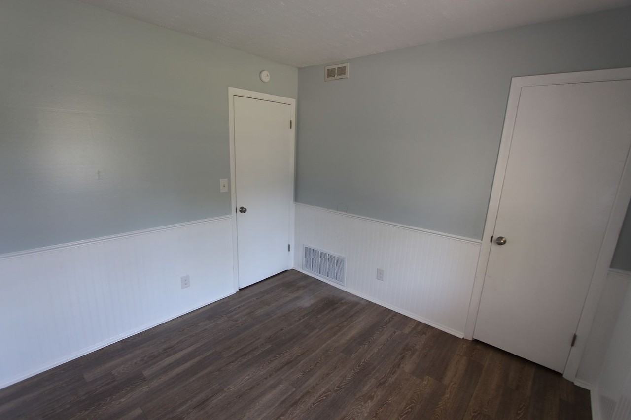 2071 Fernwood Cir - Photo 6 of 20