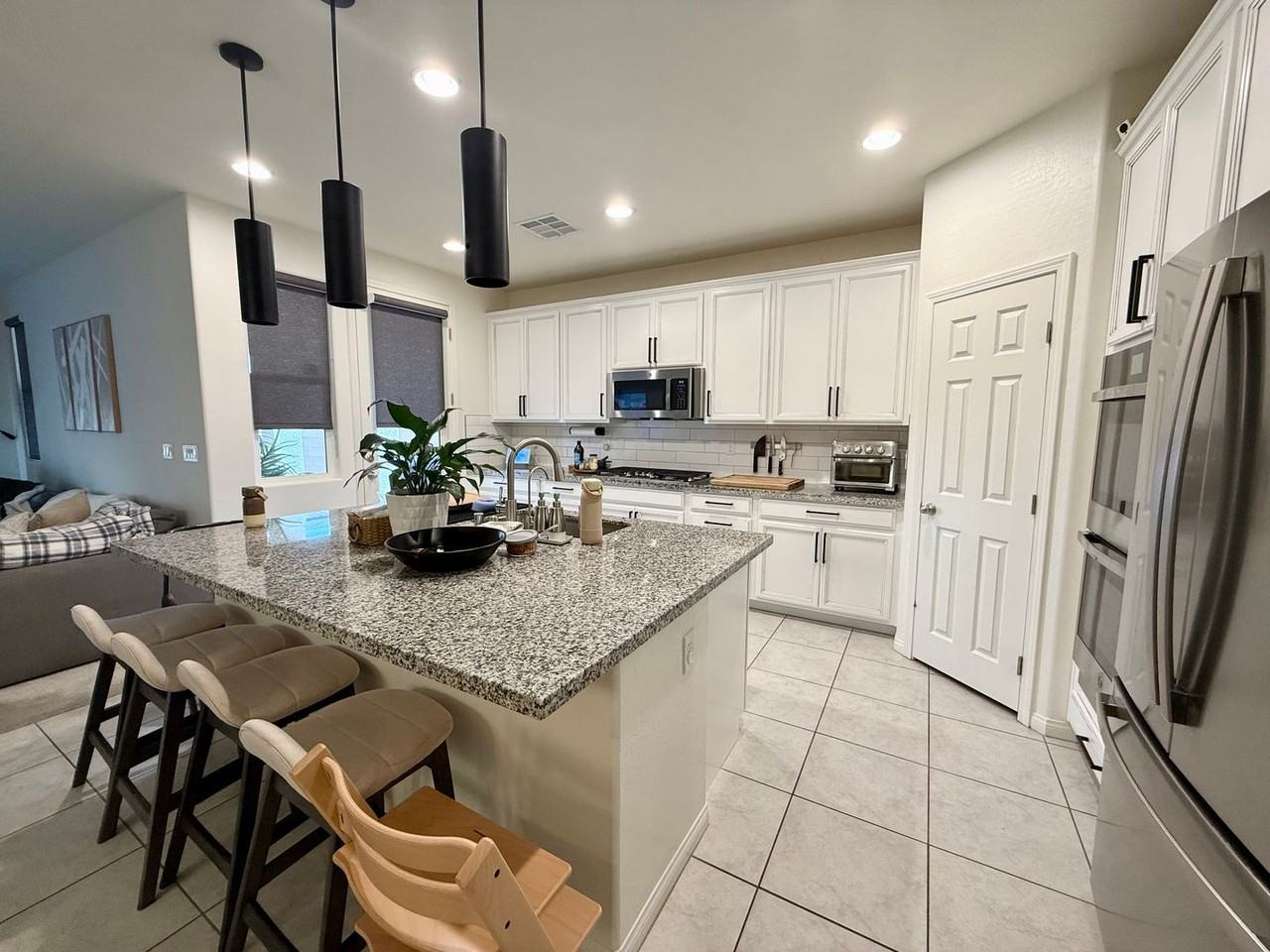 10128 Ocher Valley Ave - Photo 2 of 23