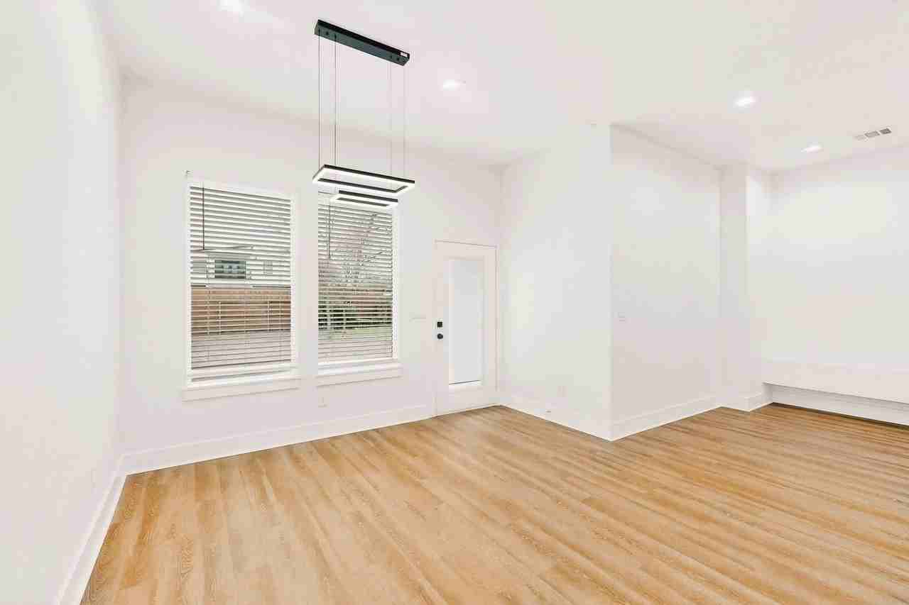 1218 Grant St - Photo 5 of 39