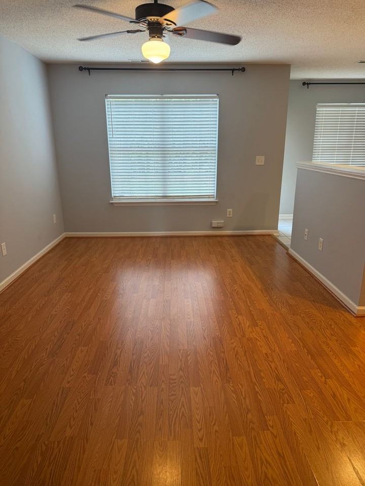 5048 Bartholomews Ln - Photo 3 of 16