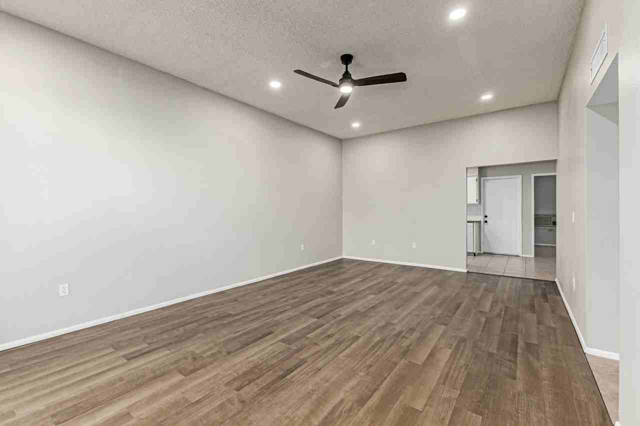 13066 N 100th Dr - Photo 5 of 30