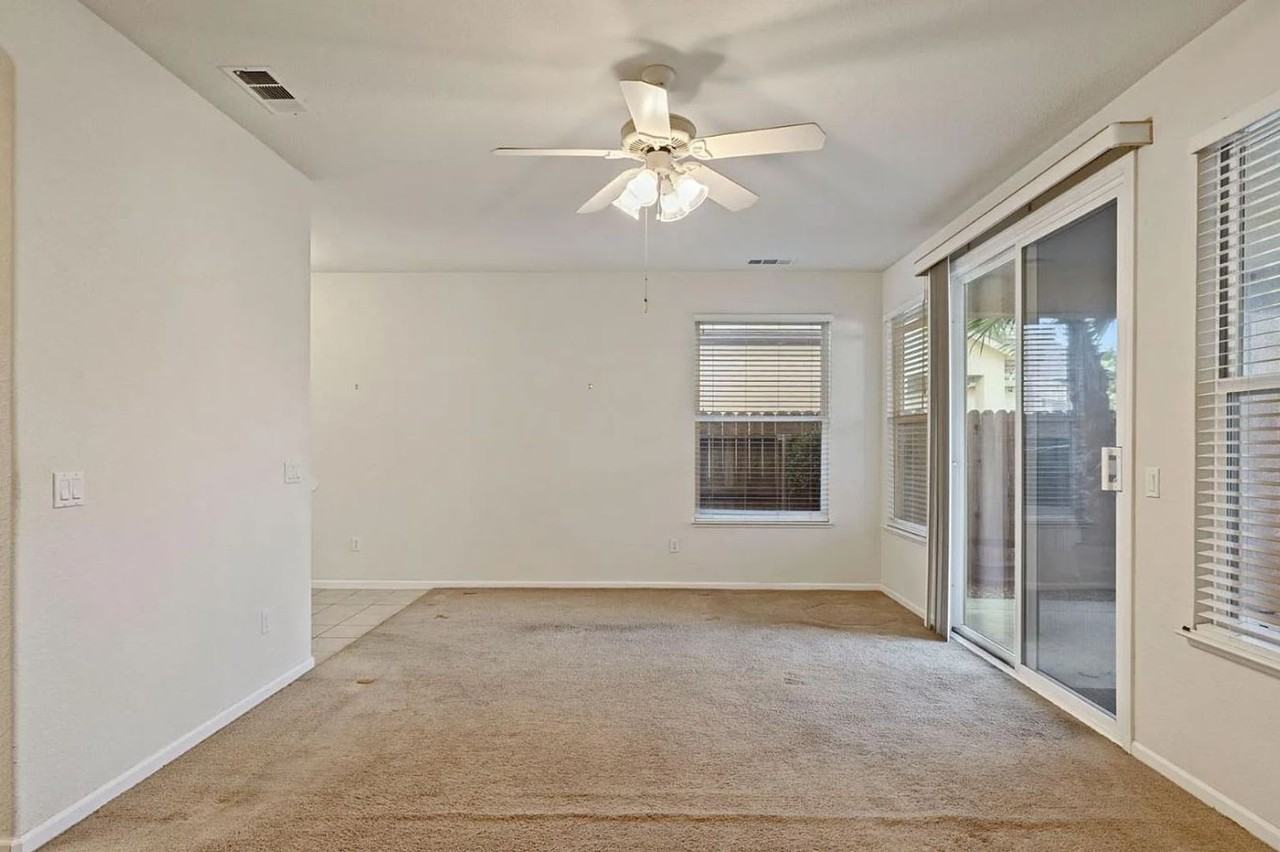 1911 Lexington Dr - Photo 7 of 30