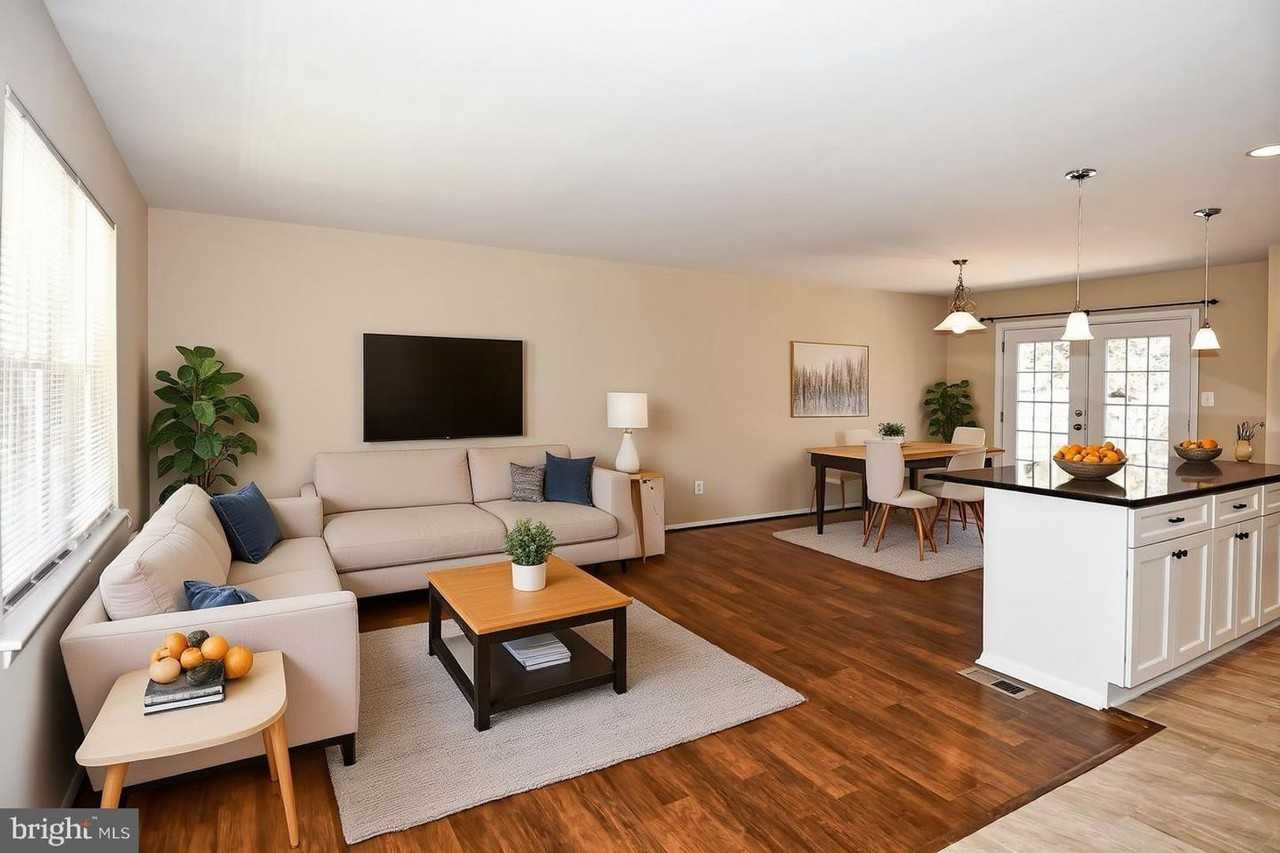 1209 Marton St - Photo 3 of 16