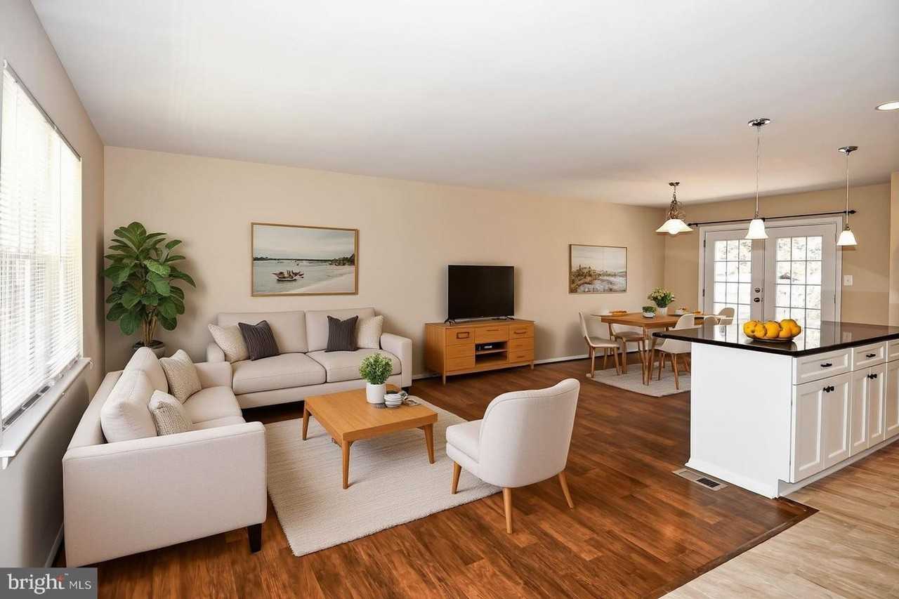 1209 Marton St - Photo 4 of 16