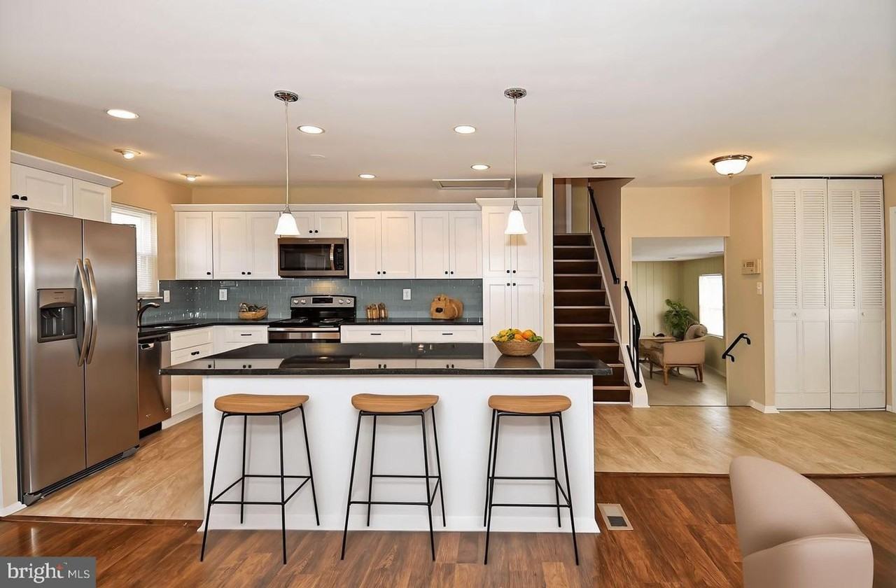 1209 Marton St - Photo 6 of 16